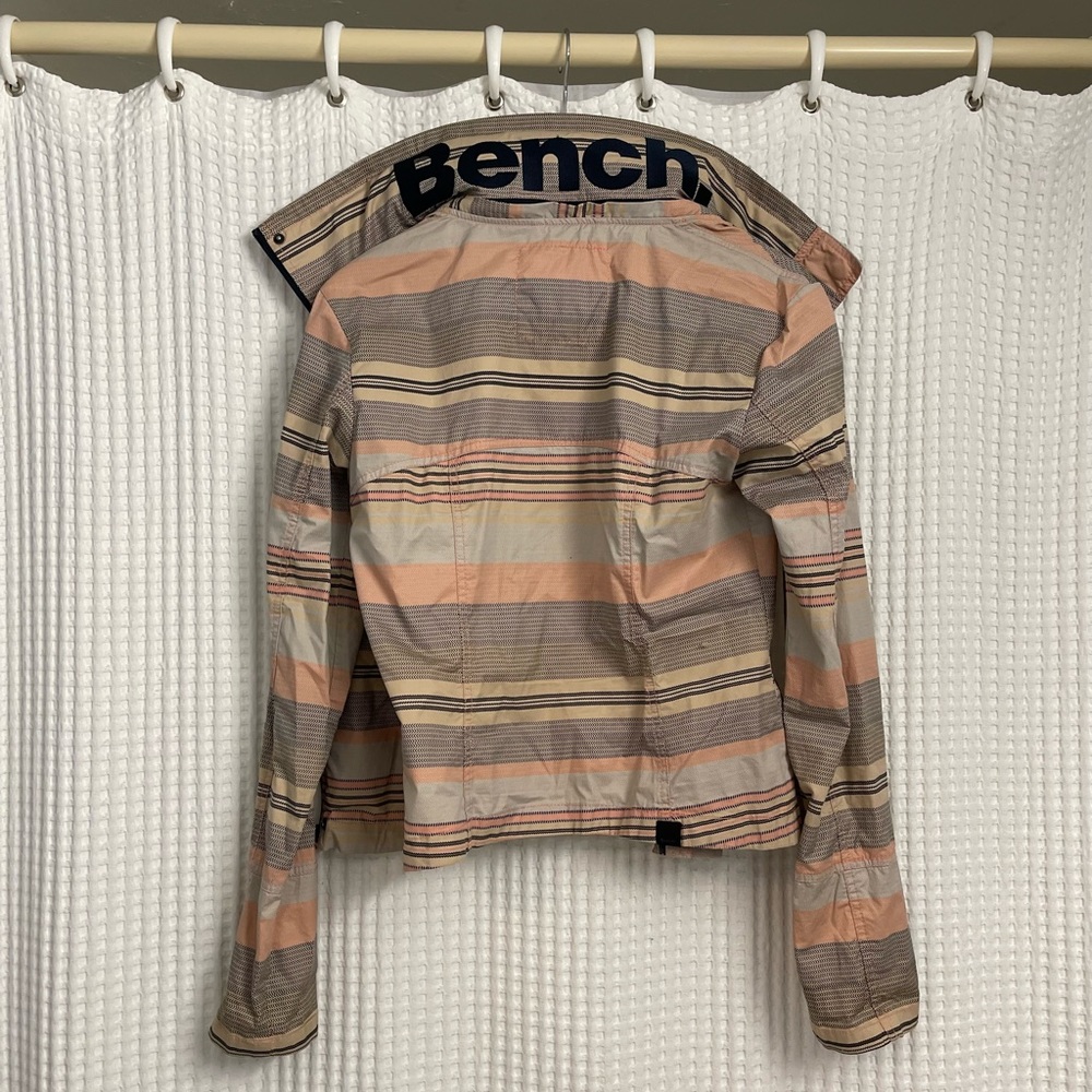 BENCH JACKET | Roll up Hood!